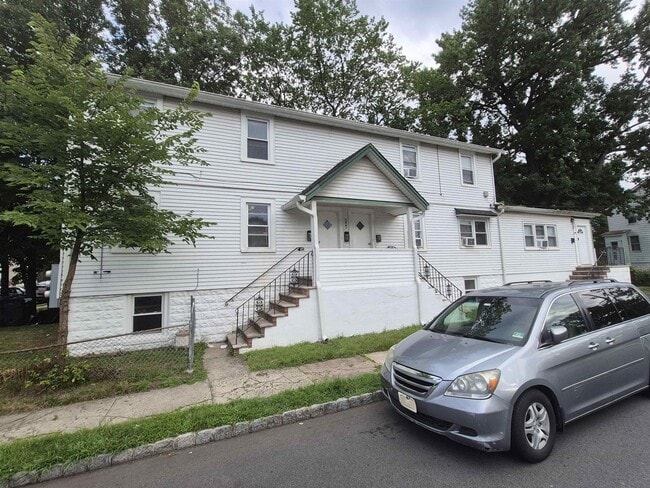 Building Photo - 225 4th St