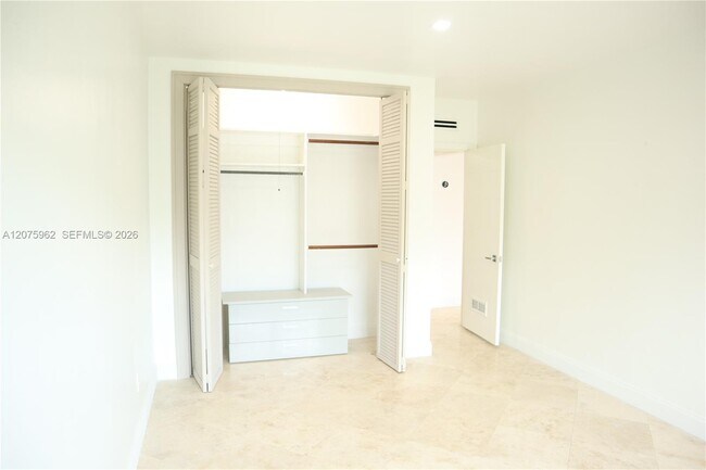 Building Photo - 13105 Ixora Ct
