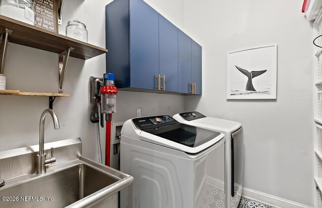 Building Photo - 1175 Eagle Point Dr