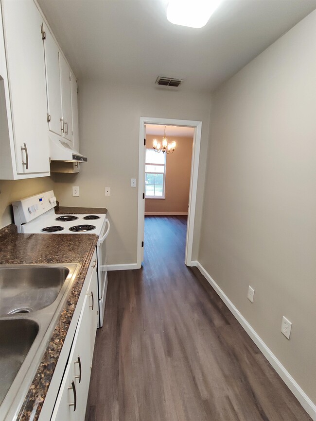 Building Photo - 2366 Gregory Dr