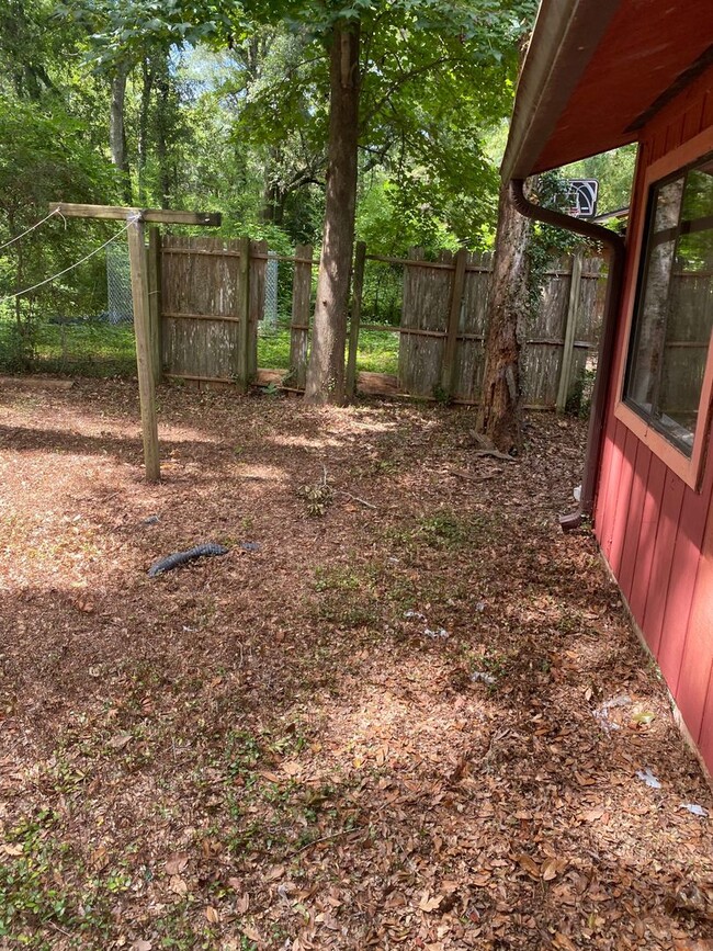 Building Photo - Recently Remodeled 2 Bedroom 1 Bathroom Du...