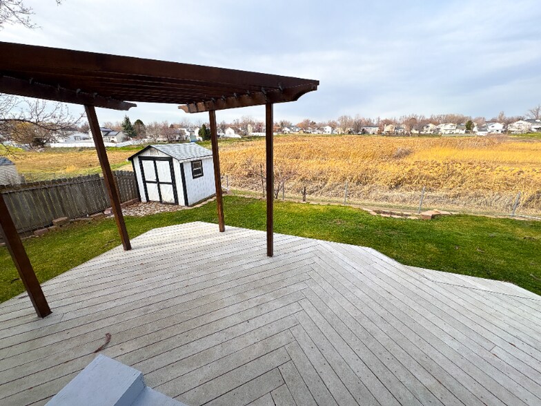 Building Photo - 1075 E Pheasant View Dr