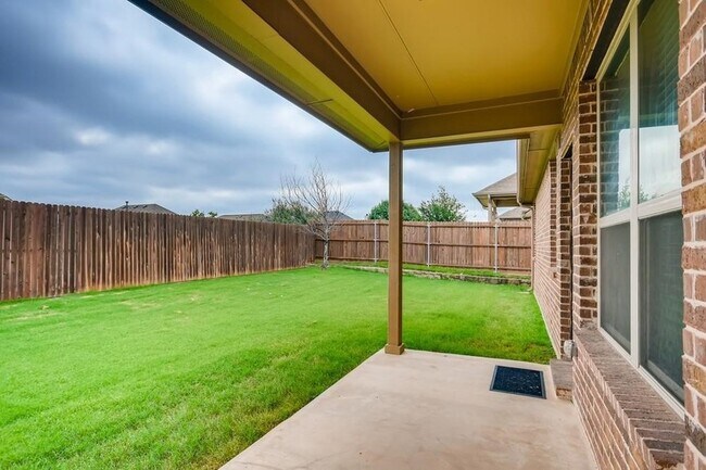 Building Photo - 2753 Calmwood Dr