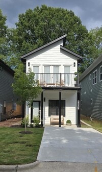 Building Photo - 2212 Edwin Ave