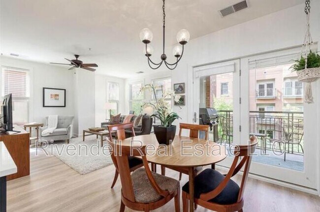 Building Photo - 1631 Emerson St