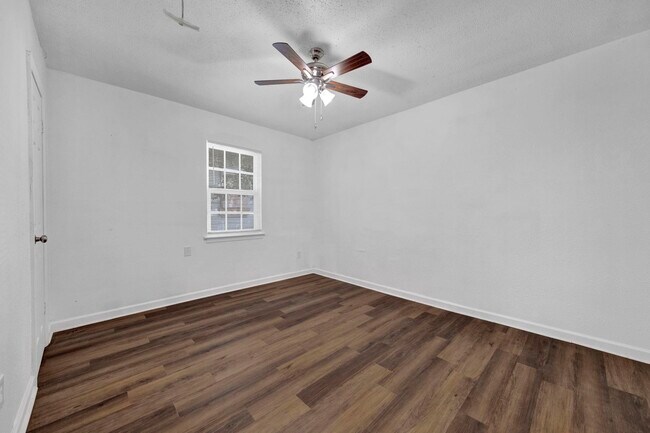 Building Photo - 2966 Yale Ave
