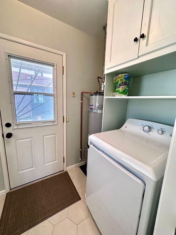 Building Photo - 14877 Dalman St