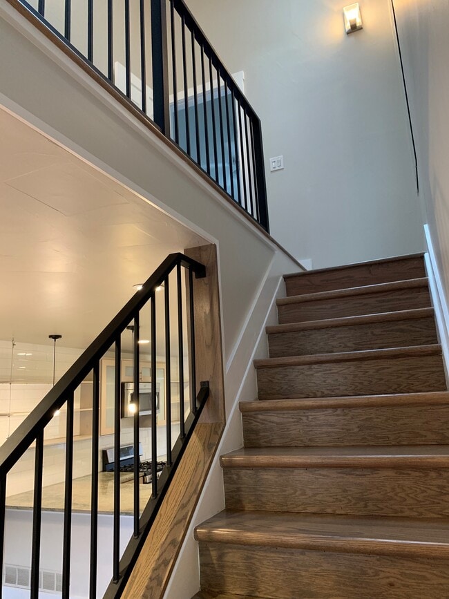 Building Photo - 1938 Newland Ct