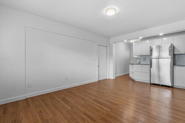 Building Photo - 2380 NE 15th Terrace