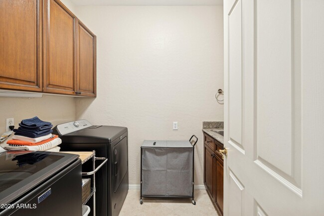 Building Photo - 13298 E Del Timbre Dr