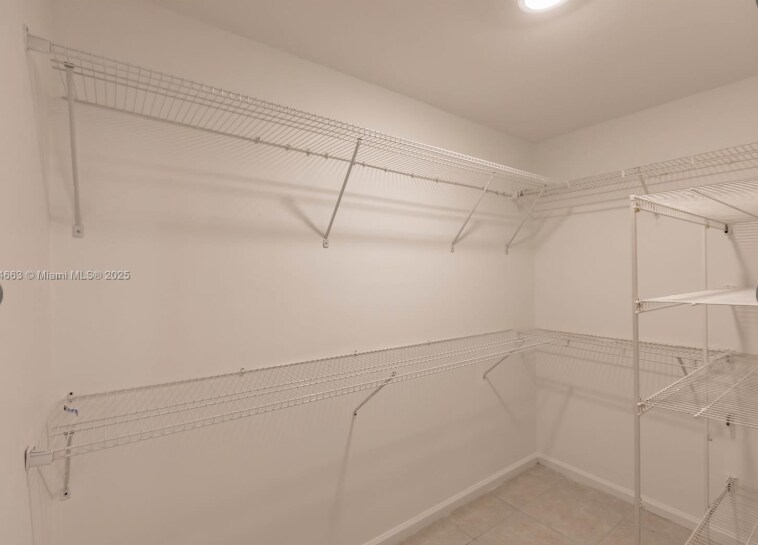 Building Photo - 2235 SE 6th Ct