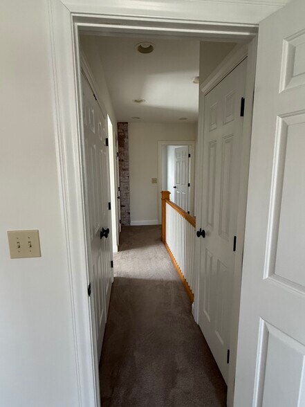 Building Photo - 844 Hamlet St