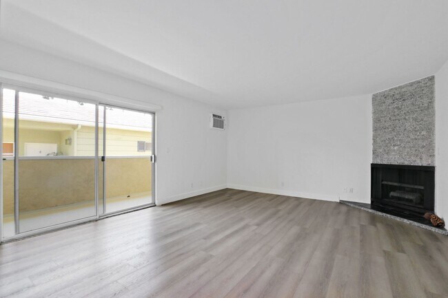 Building Photo - 843 18th St