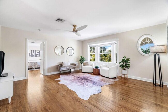 Building Photo - 518 Gardenia Terrace