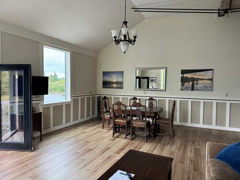 Dining Room. - 957 Steamboat Slough Rd