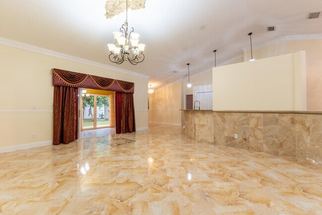 Building Photo - 2853 SE Melaleuca Blvd