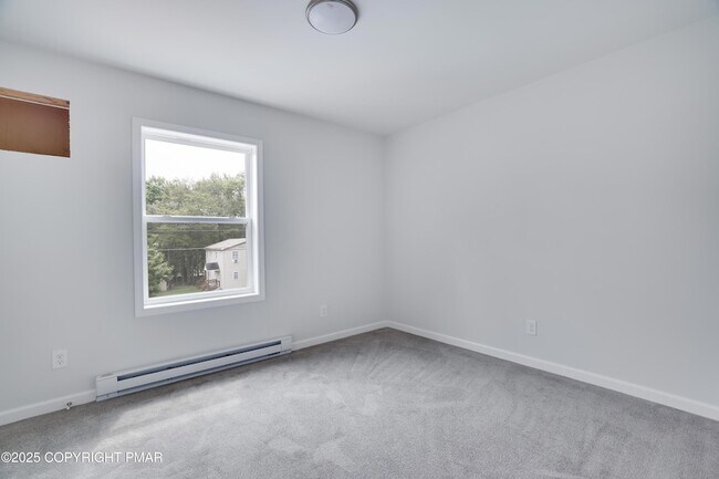 Building Photo - 458 Country Pl Dr