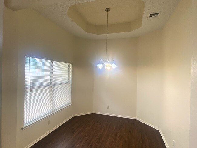 Building Photo - 6814 Flaming Ridge Dr