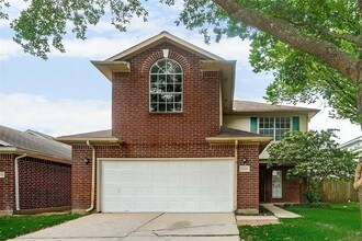 Building Photo - Beautifully updated two-story home in the ...