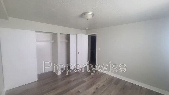 Building Photo - 31 W 1600 N