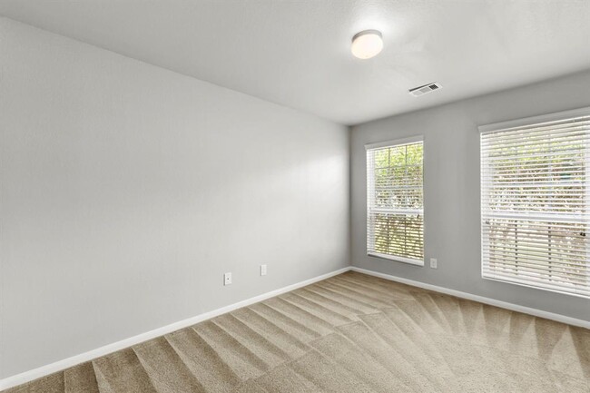 Building Photo - 15603 Walnut Leaf Ln