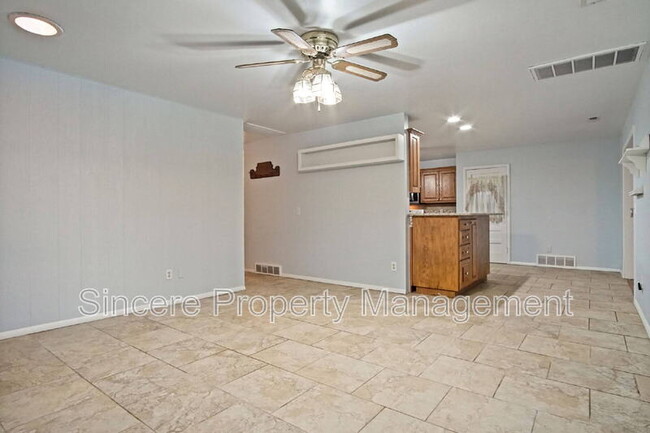 Building Photo - 2321 N Peniel Ave
