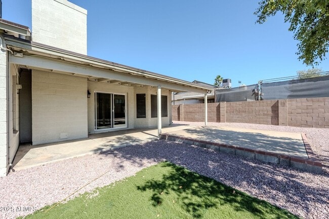 Building Photo - 8713 N 109th Ave