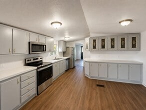 Building Photo - 2710 Wilson Rd