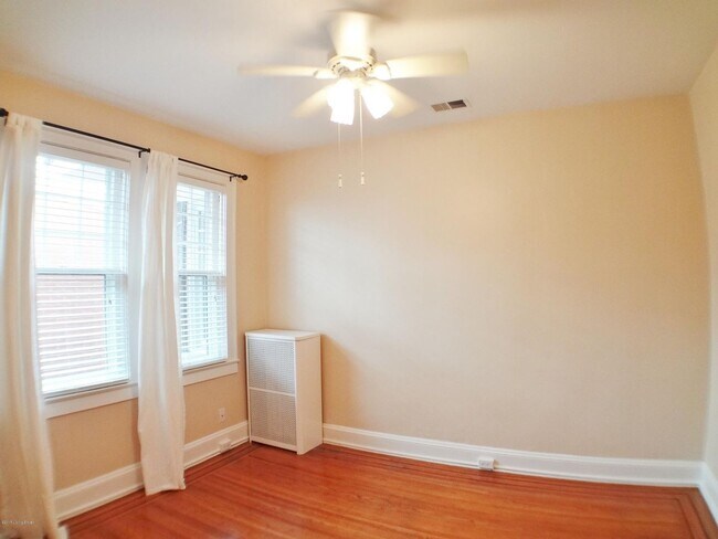 Building Photo - Beautiful 1BR condo in the Highlands- unit cannot be viewed until 5/28/2026