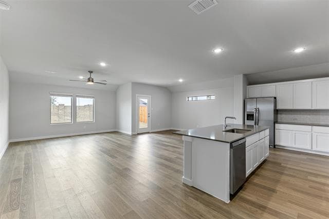 Building Photo - 905 Honeydew Ln