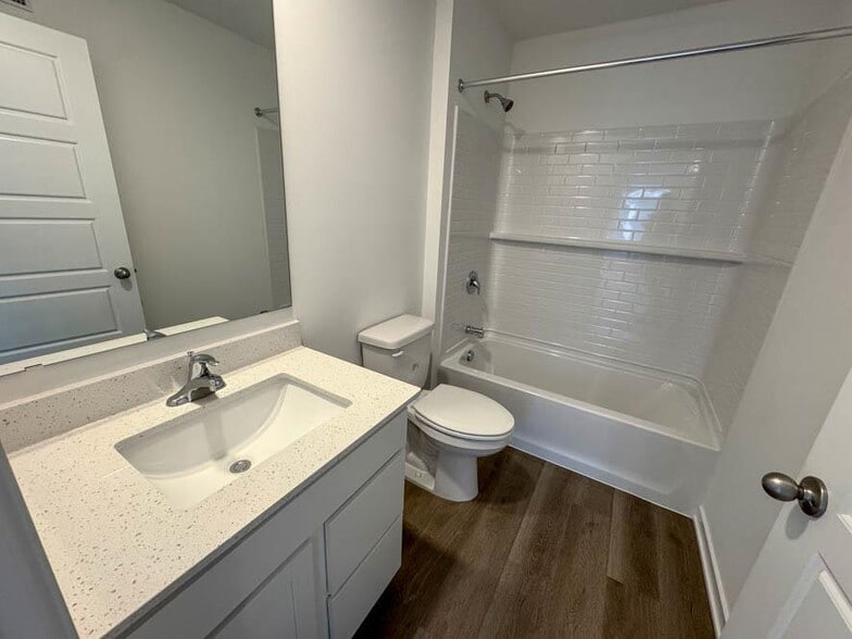 Building Photo - 513 Oak Opening Dr