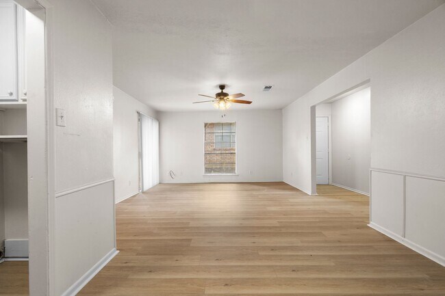 Building Photo - Beautifully Remodeled Duplex in Duncanville