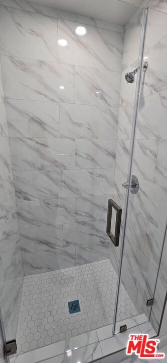 Building Photo - 1308 N Poinsettia Pl