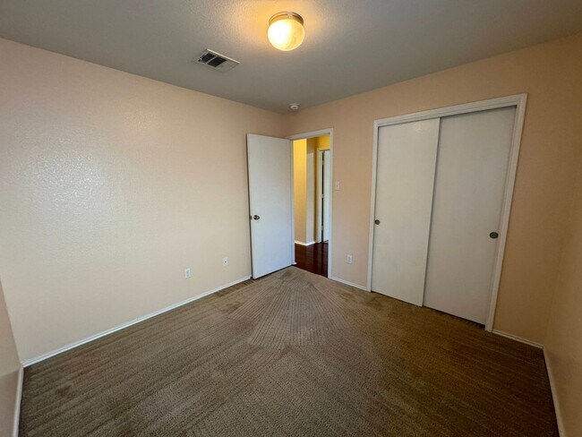 Building Photo - 3-Bedroom House for Rent in Killeen