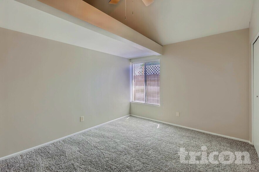 Building Photo - 3031 W Mercer Ln