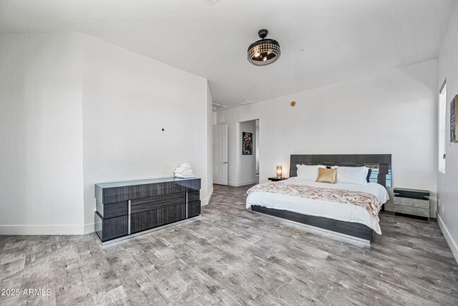 Building Photo - 15831 E Thistle Dr