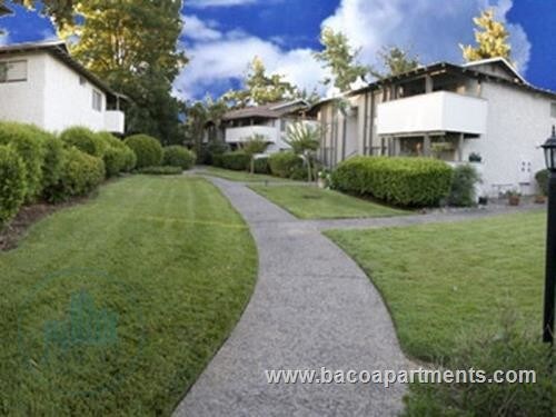 Building Photo - Villa East Apartments