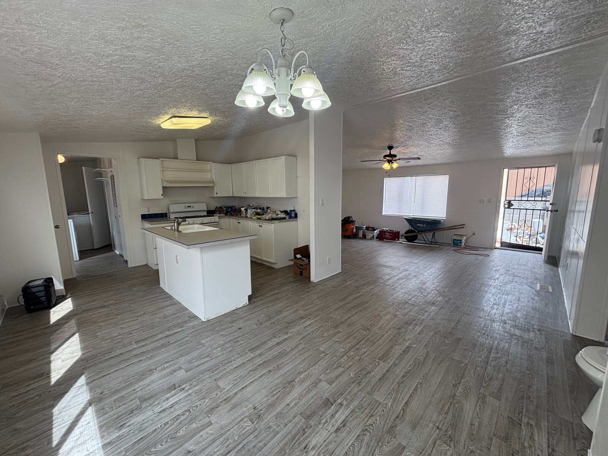 Building Photo - 4098 E White Water Dr