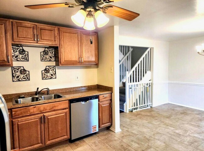 Building Photo - 12325 Boncrest Dr