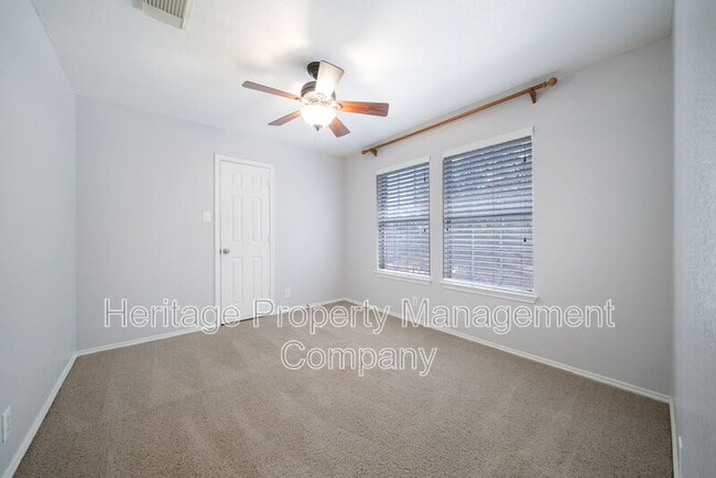 Building Photo - 136 Longhorn Way