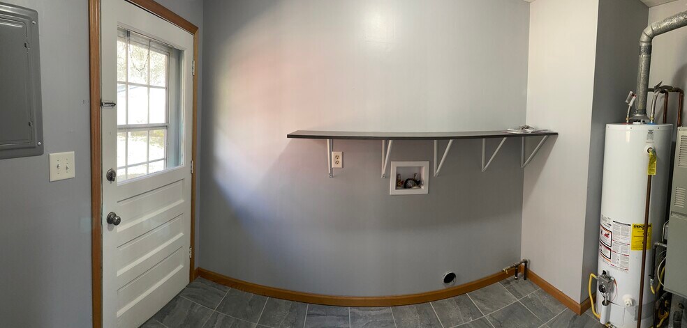 Laundry/Utility room - 620 Lawrence Dr