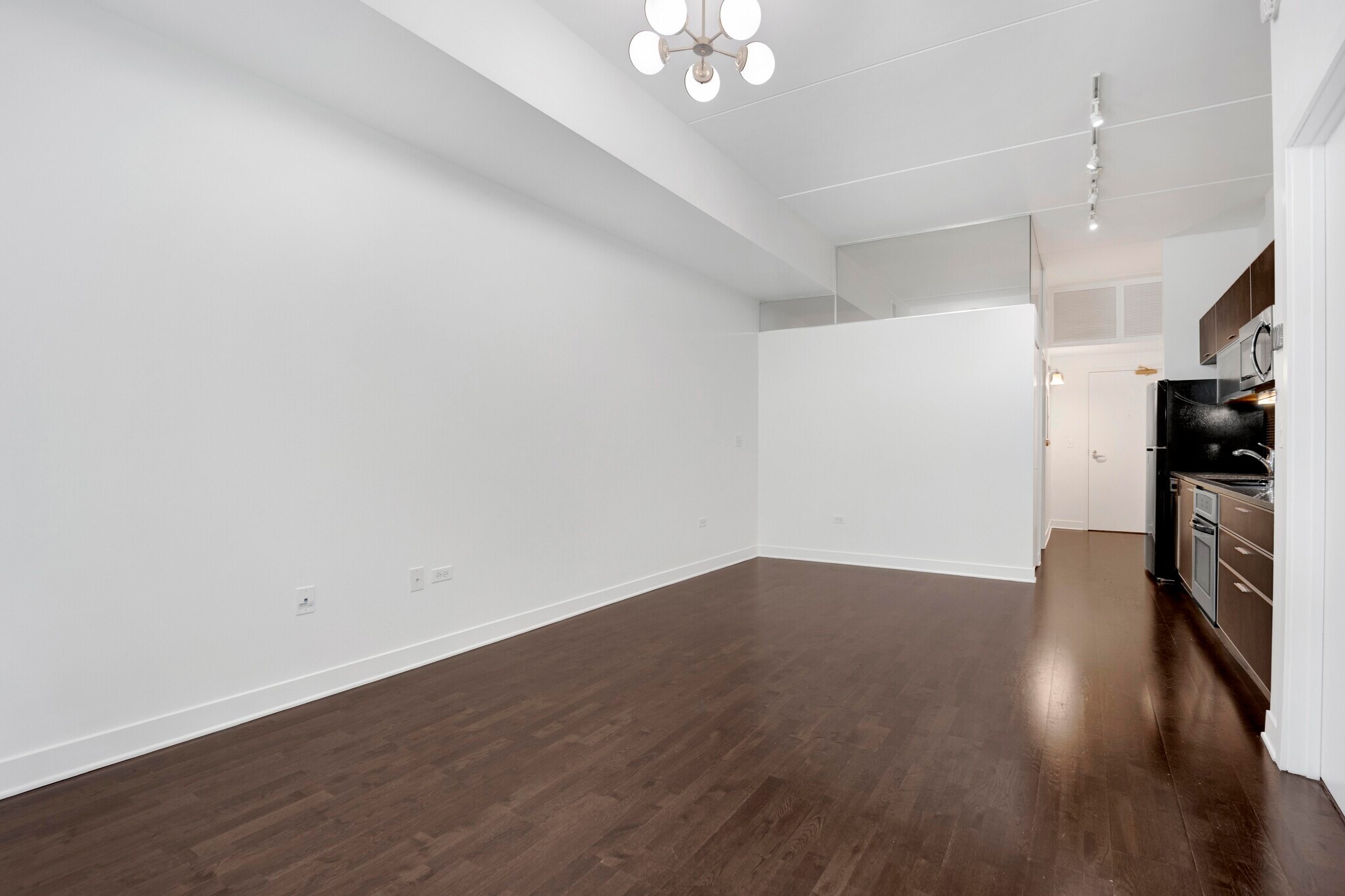 Building Photo - 660 W Wayman St