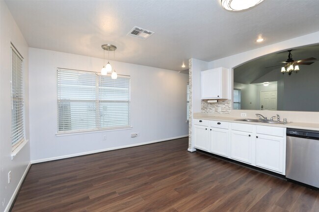 Building Photo - 19626 Billineys Park Dr