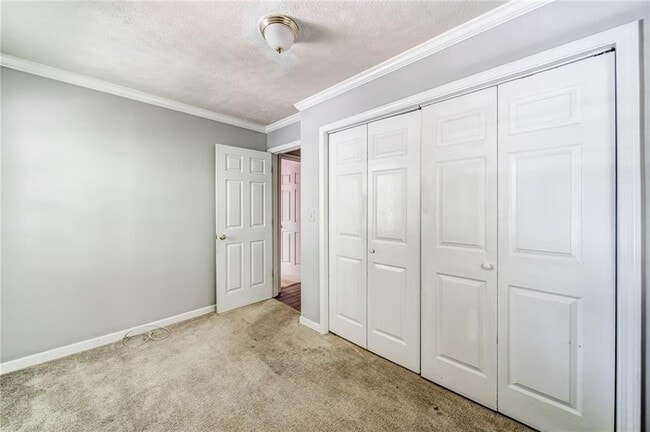 Building Photo - 2053 White Oak Cir