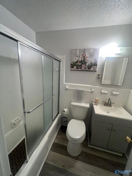 Building Photo - 409 Cumberland Dr SE