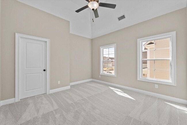 Building Photo - 565 River Oaks Ln