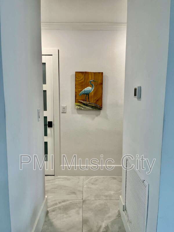Building Photo - 2264 SE 10th Ct