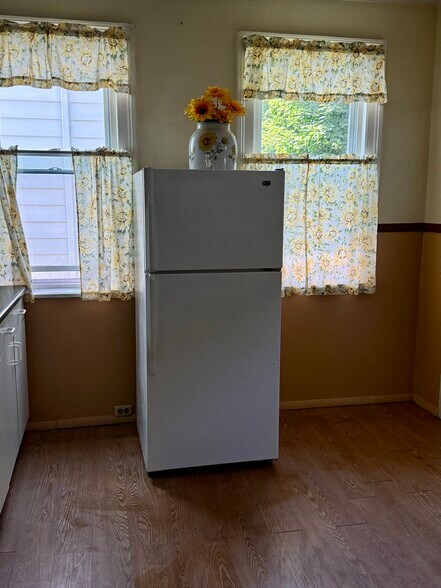 Kitchen - 47 Pine St