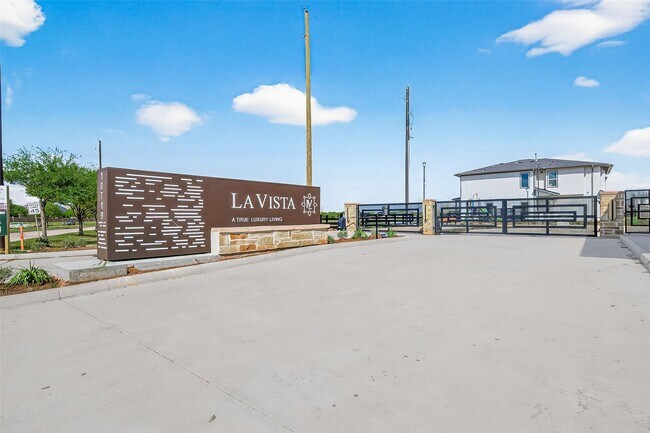 Building Photo - 10719 Mason Rd