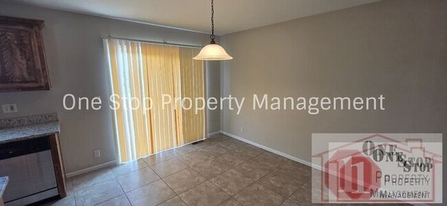 Building Photo - Beautiful 4 bedroom, 3 bathroom home in Raymore!